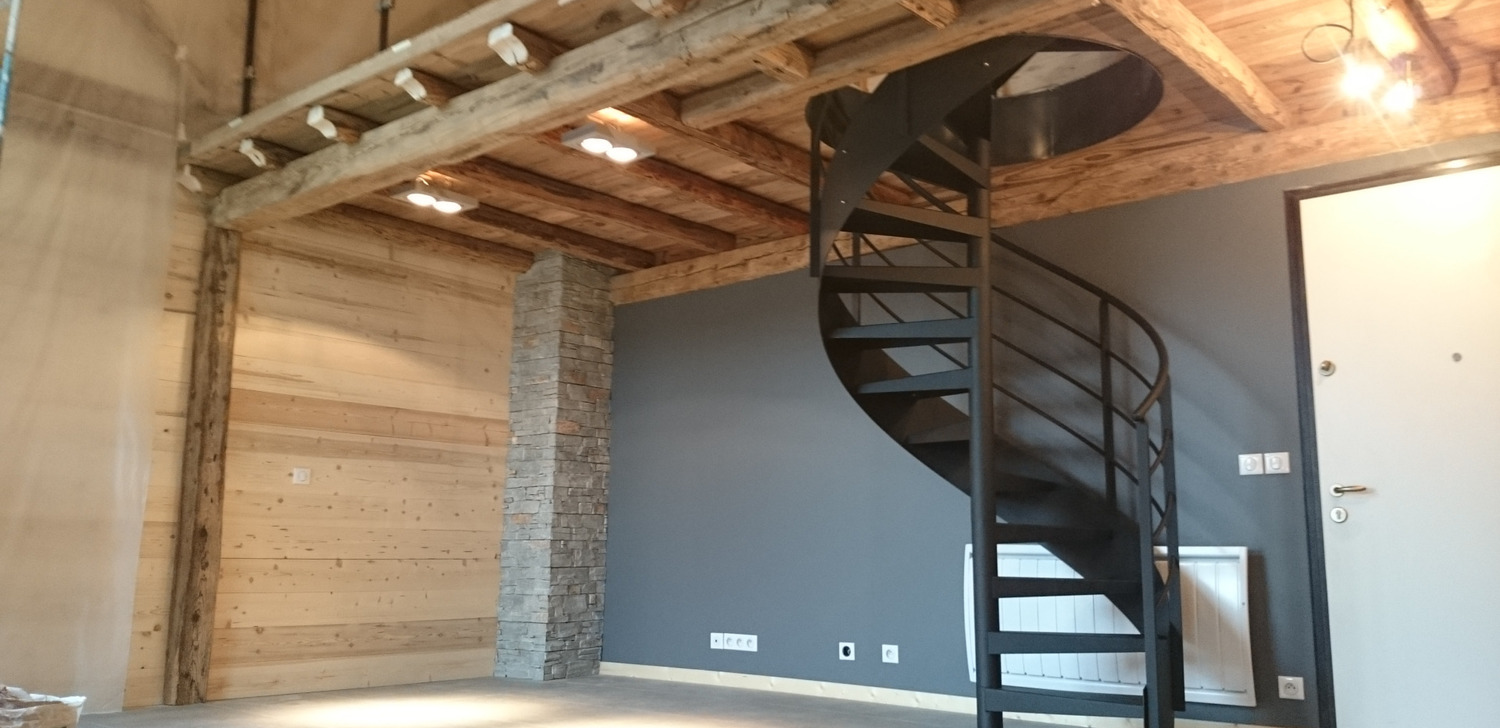 ESCALIER METAL SUR MESURE